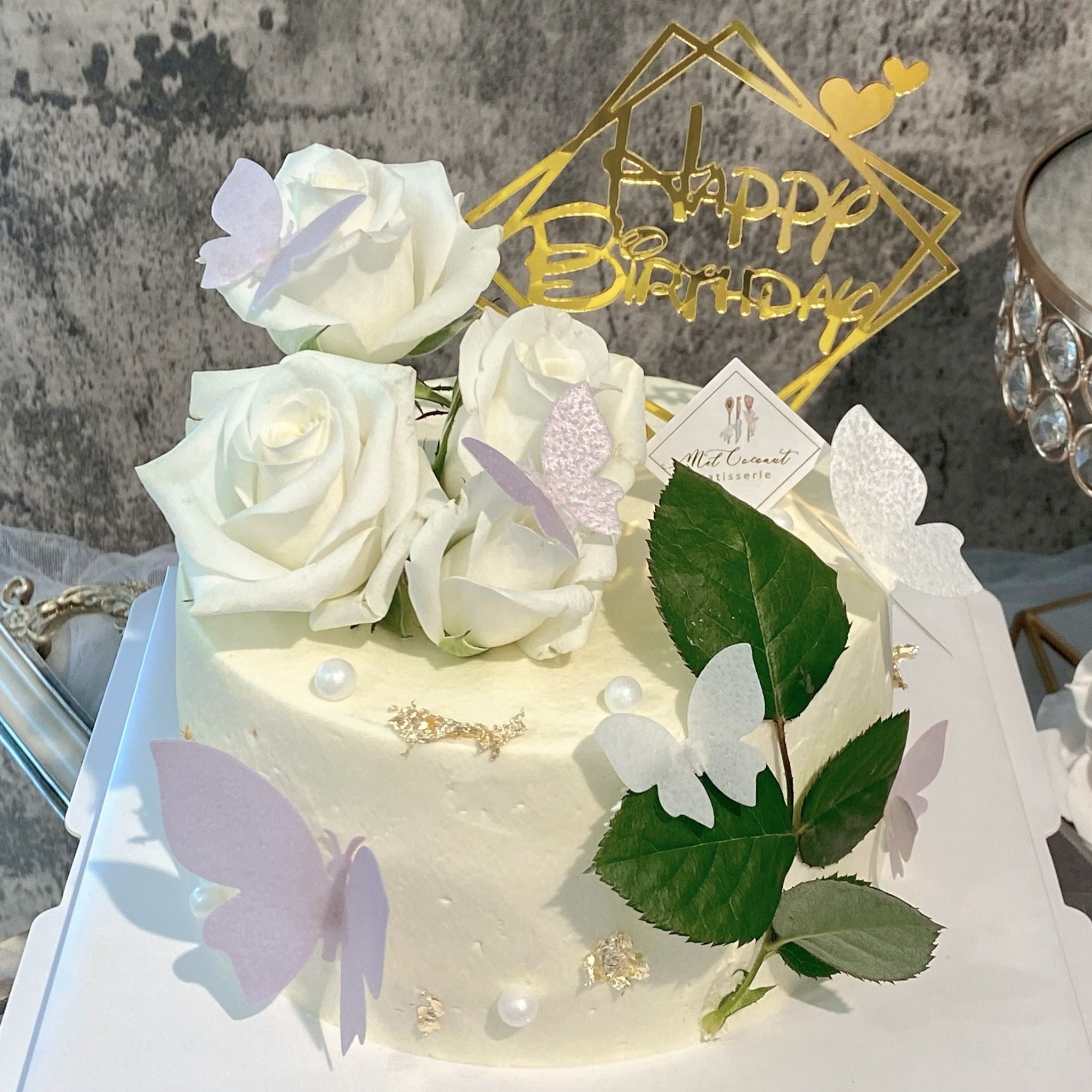 Butterfly & White Rose Cake 蝴蝶鲜花蛋糕